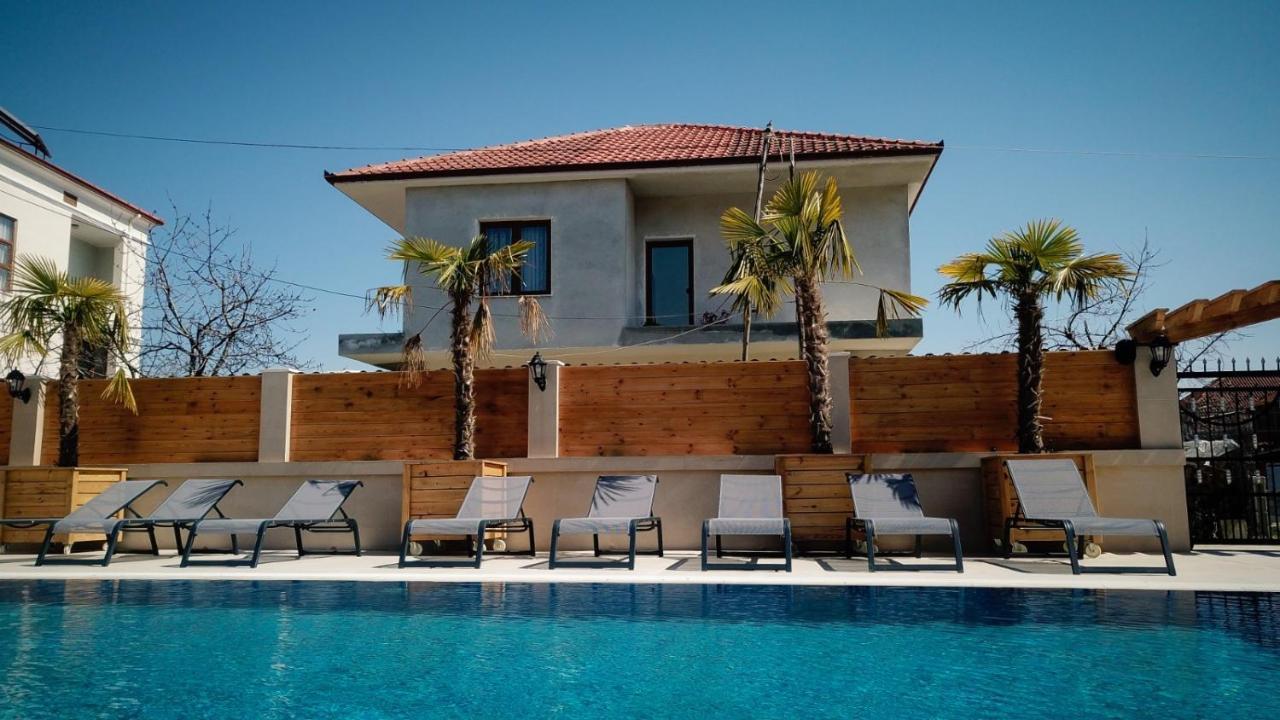 Hotel Bujtina Siar à Pogradec Extérieur photo
