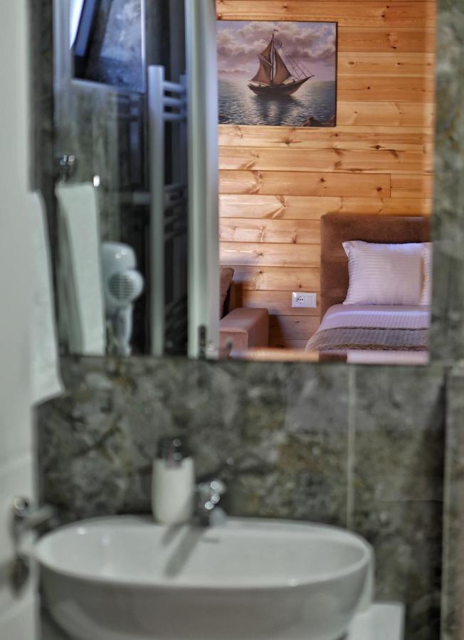 Hotel Bujtina Siar à Pogradec Extérieur photo
